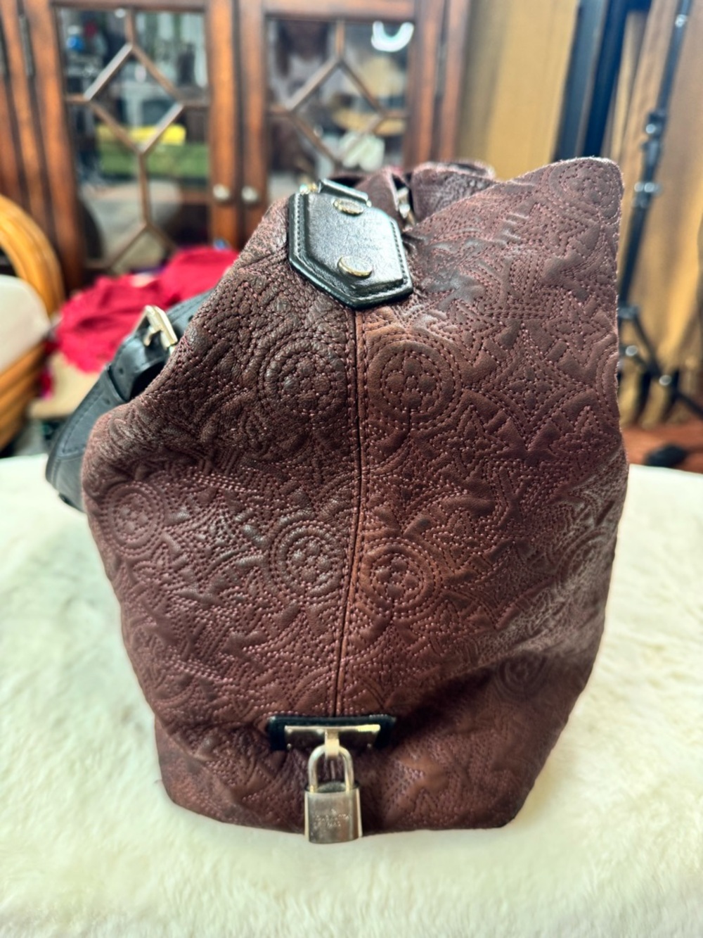 Louis Vuitton Antheia PM Hobo Plum Leather Authentic Shoulder Bag - Picture 3 of 16